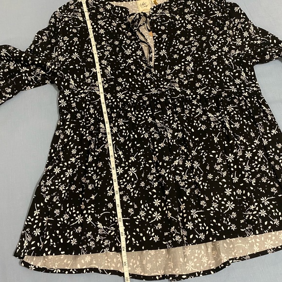 White Crow top. Fits large. NWT - Picture 5 of 7